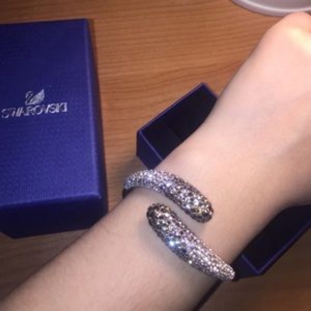 ISO Swarovski Nude Louise Bangle